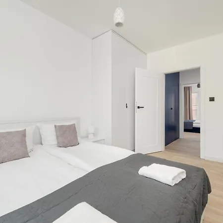 Jasny Z 2 Sypialniami I Balkonem By Renters *