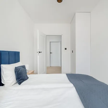 Appartement Jasny Z 2 Sypialniami I Balkonem By Renters Wrocław