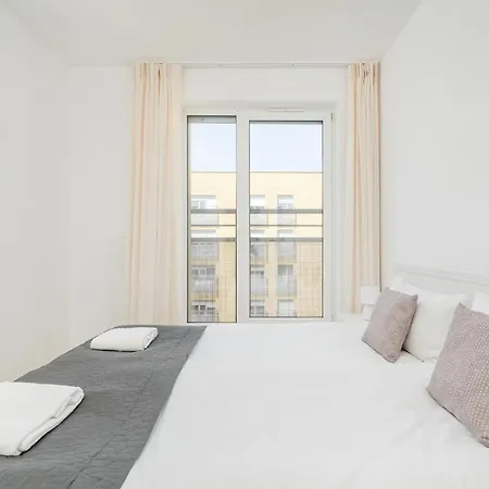 Jasny Z 2 Sypialniami I Balkonem By Renters