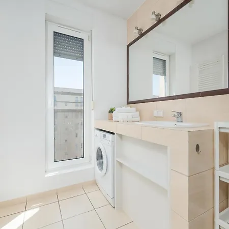 Jasny Z 2 Sypialniami I Balkonem By Renters *
